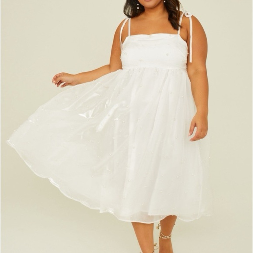 ARULA Casey Pearl Dress - Size 2XL